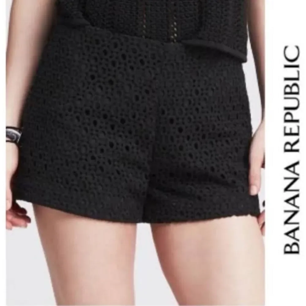 Banana Republic Black Crochet Eyelet Lace Shorts 12P Petite High Rise Lined Chic
